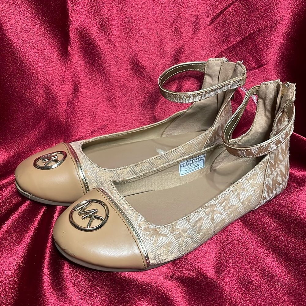 Michael Kors kids flats Sz 2